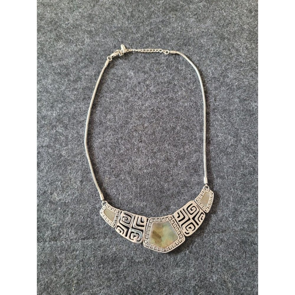 Vintage Passion Necklace Silver tone